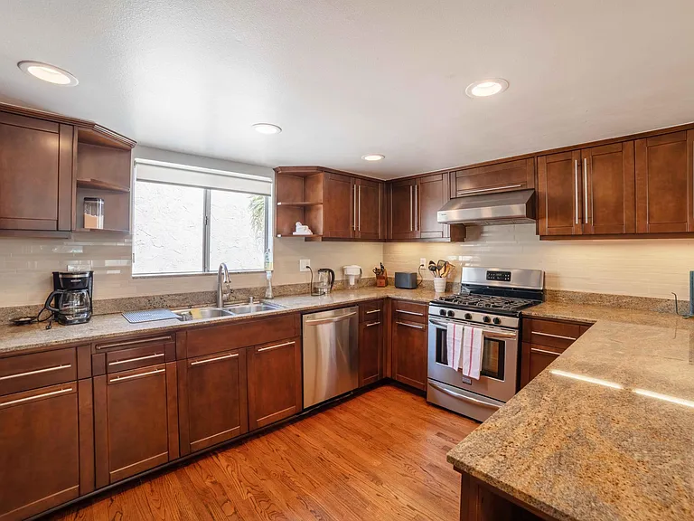 1107 Loma Dr #A — Photo 6