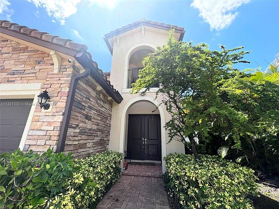 3rd image of 5404 NW 48th Ln