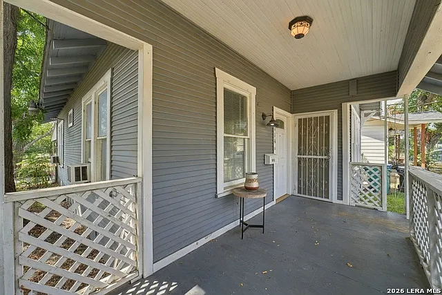 2 bed, 1.0 bath, 1026 sqft, $1,195 — Photo 4