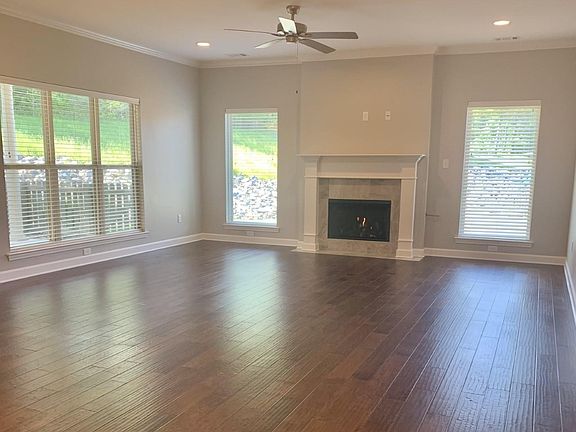 5th image of 194 Mountain Terrace Cir