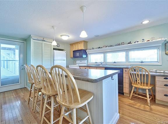 3rd image of 109 N Atlantic Ave #I