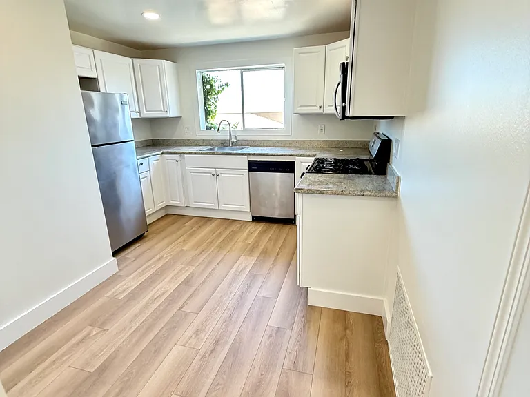 1360 Clayton St #3 — Photo 2
