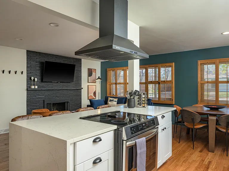 6604 Upham St — Photo 10