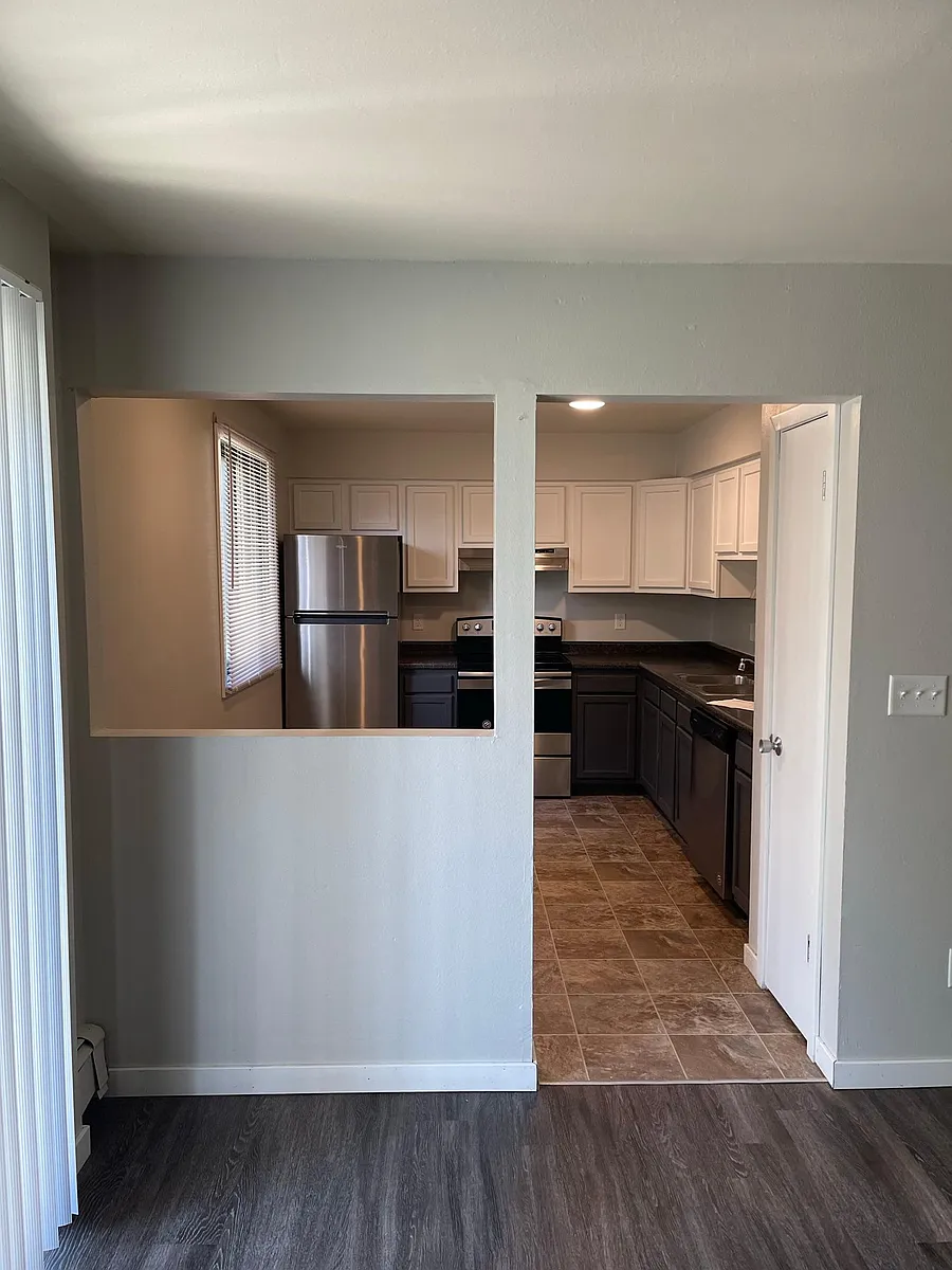 Building Photo - 504 S Johnson St #1