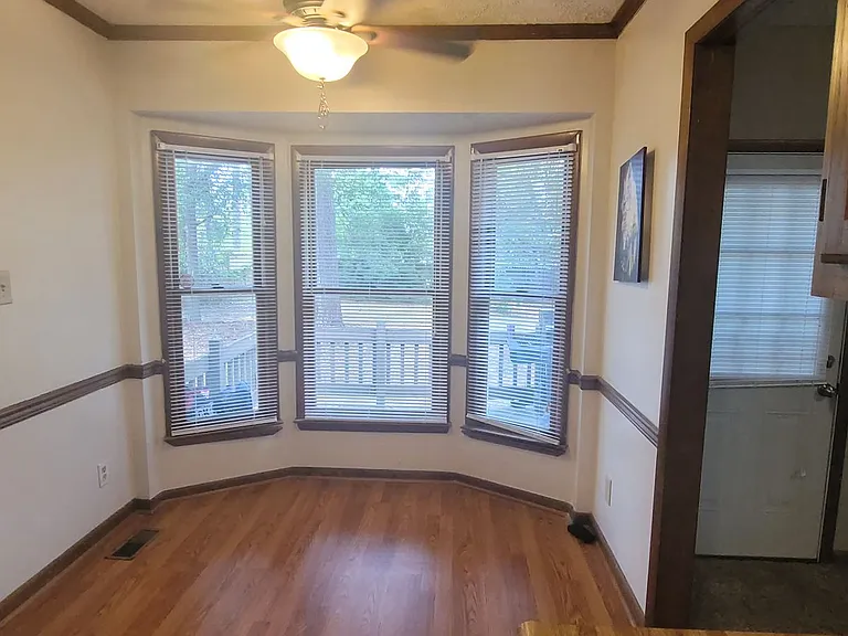 6978 Melbourne Dr — Photo 6