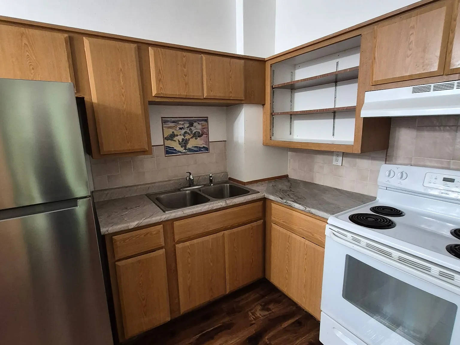 3 bed, 1000 sqft, $1,495 — Photo 1