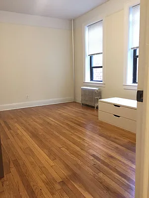 Rented by Metroline Realty | media 5