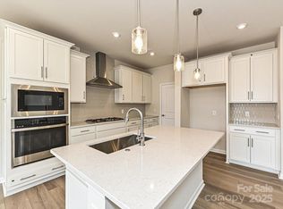 8022 Franklin Trail St, Mint Hill, NC 28227