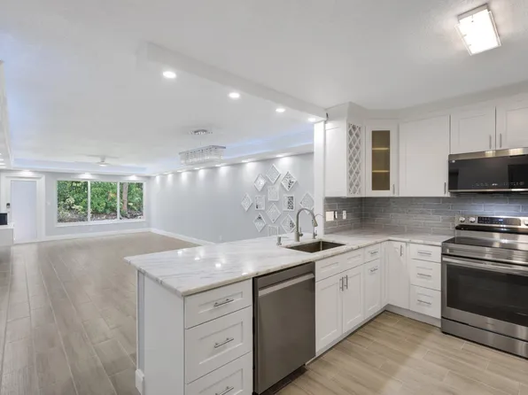 9305 Flynn Circle #8, Boca Raton, FL 33496