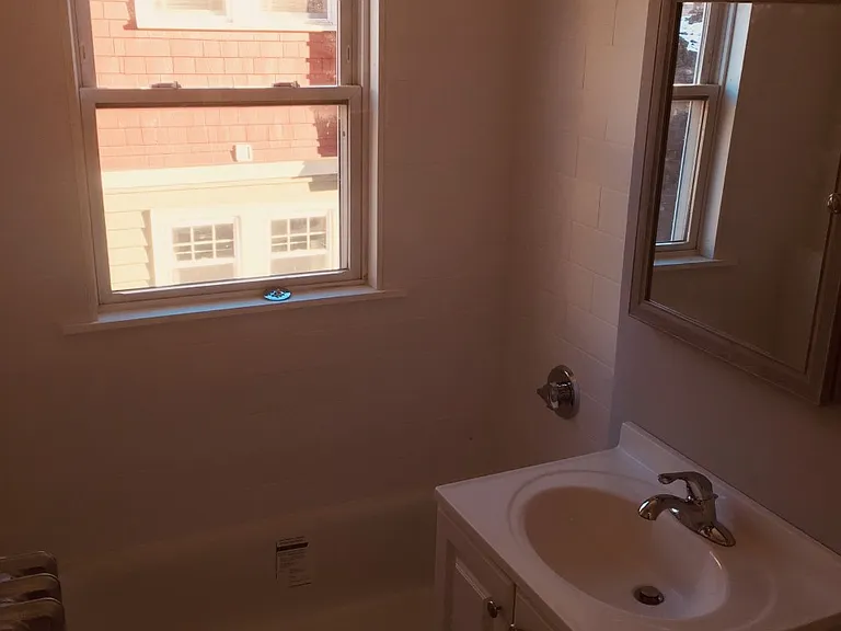 52 Boylston St #3R — Photo 11