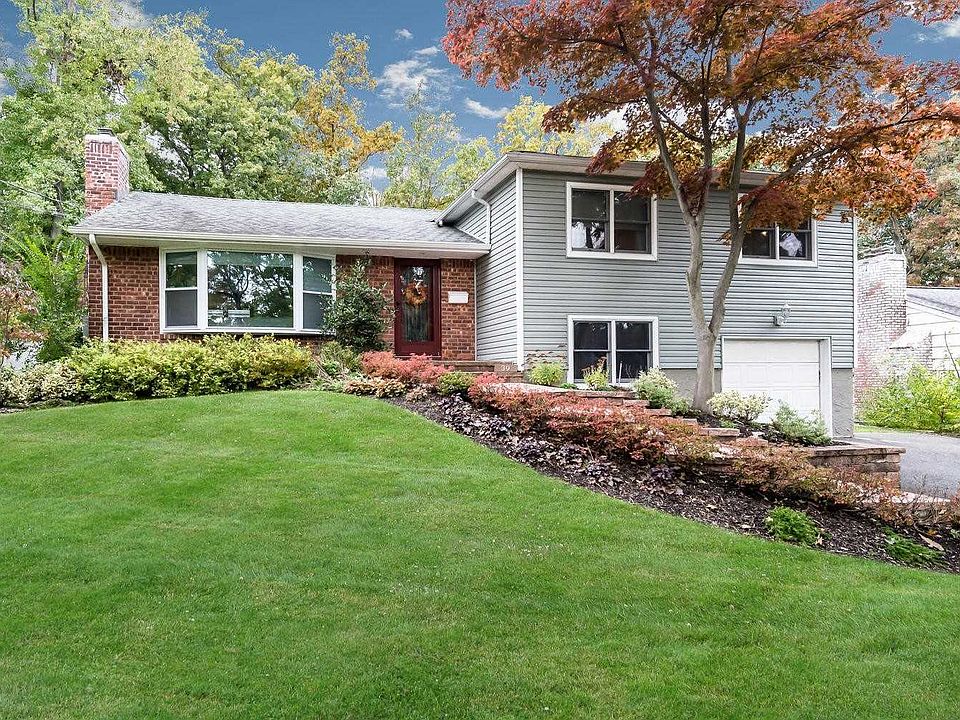 1st image of 39 Morewood Oaks
