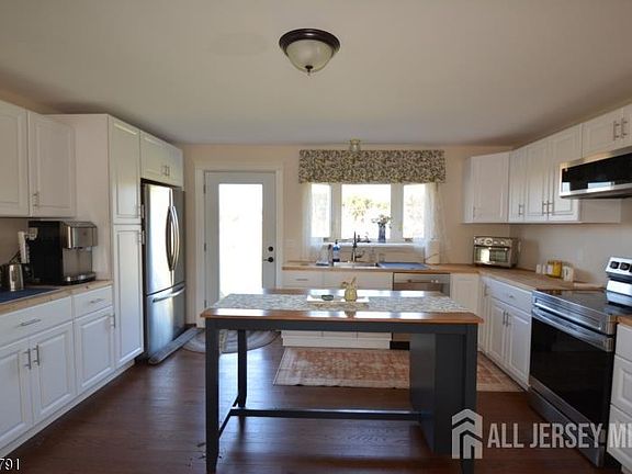 4th image of 5 Wyckoffs Mills Applegarth Rd