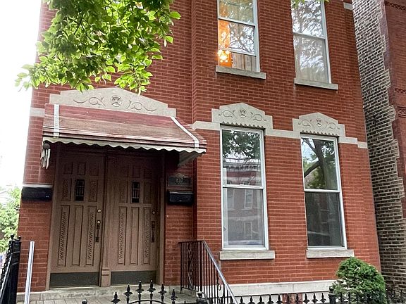 2nd image of 837 N Winchester Ave #1