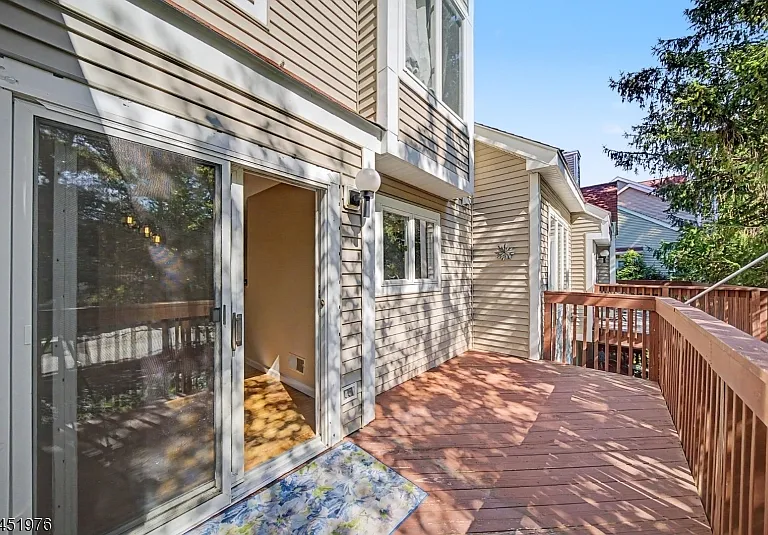 24 Pine Hollow Ct — Photo 16