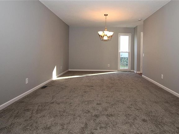 4th image of 2241 Arborview Dr