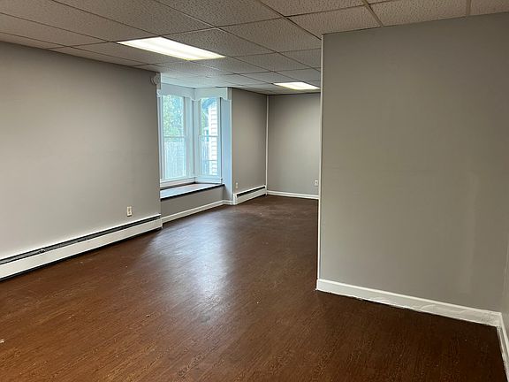 4th image of 1077 Reaney Ave E #1