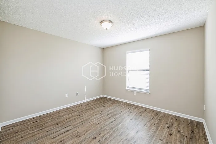 2044 Hunters Trace Cir — Photo 13