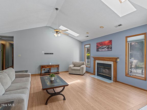 4th image of 4313 Charthouse Drive