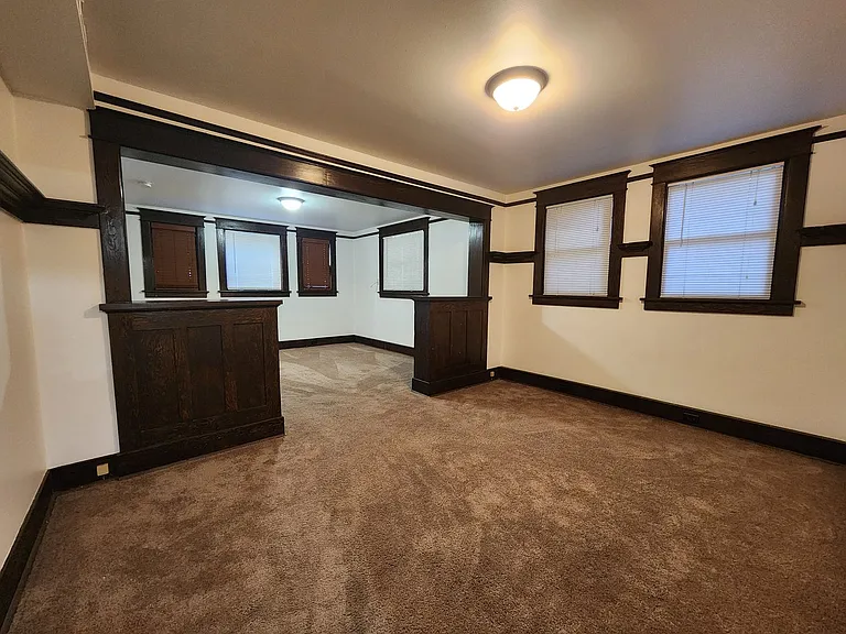Elliott Hall Apartments — Photo 3