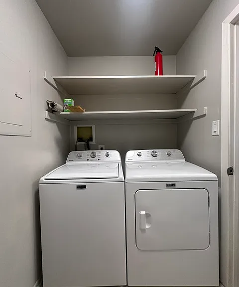 406 Stockton Ct — Photo 8