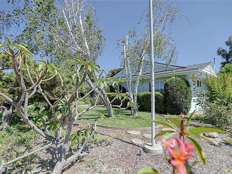 1200 W Rowan St — Photo 32