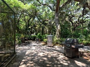 3250 Old Oak Dr, Sarasota, FL 34239