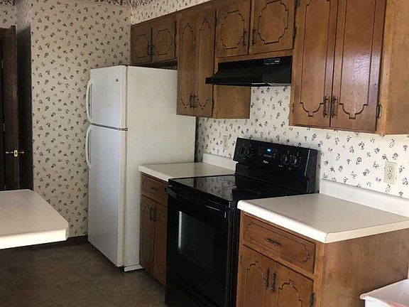 3rd image of 11 Foxmoor Cir