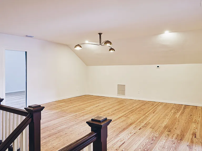 2979 Saint Johns Ave — Photo 24