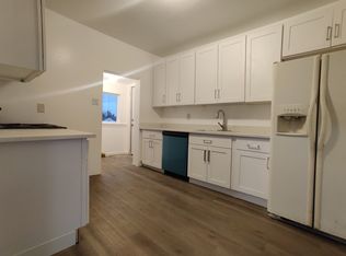 702 E Division Ln, Tacoma, WA 98404