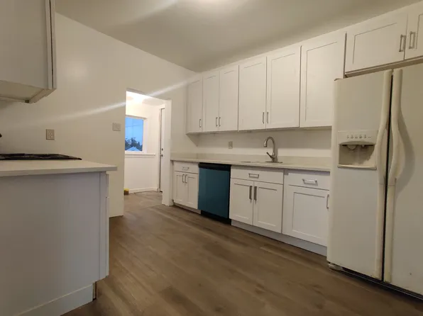 702 E Division Ln, Tacoma, WA 98404