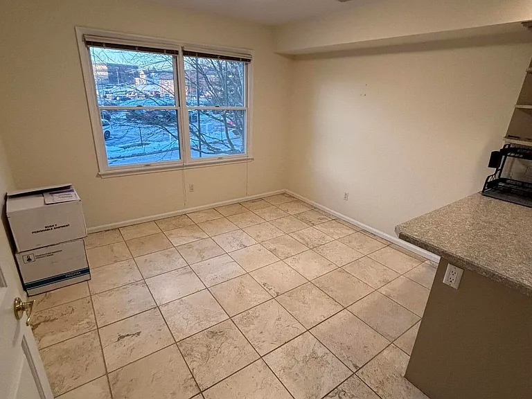 210 Spinnakers Cv — Photo 16