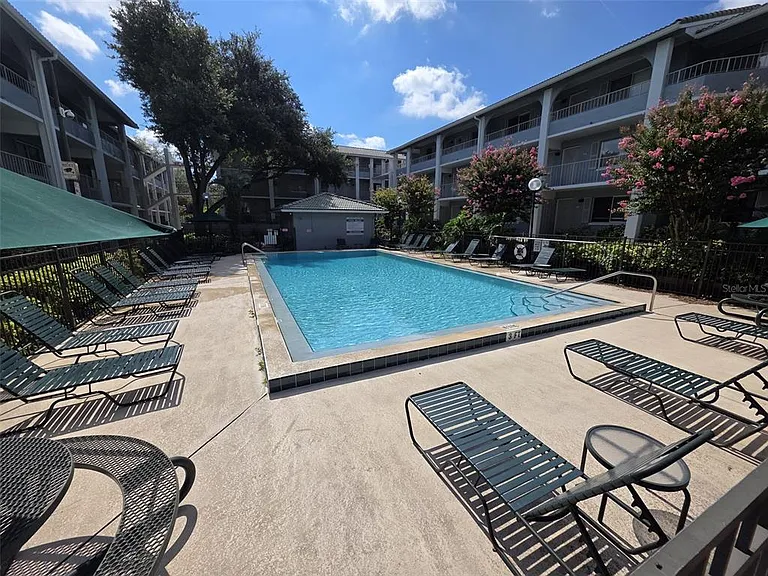 139 Oyster Bay Cir #220 — Photo 30