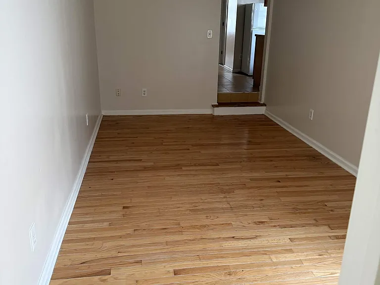 1118 Green St #2 — Photo 2