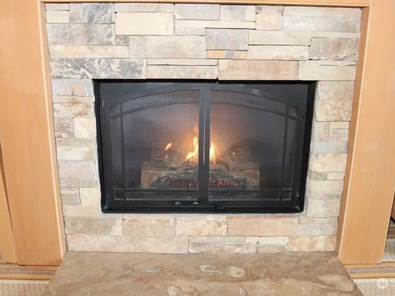 3600 Suncadia Trl — Photo 6