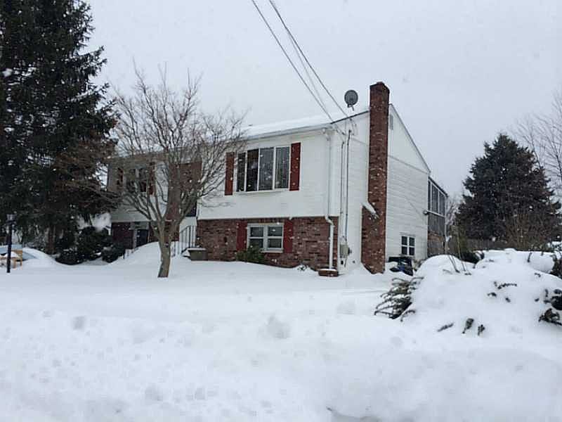 1st image of 27 Whipple Ct
