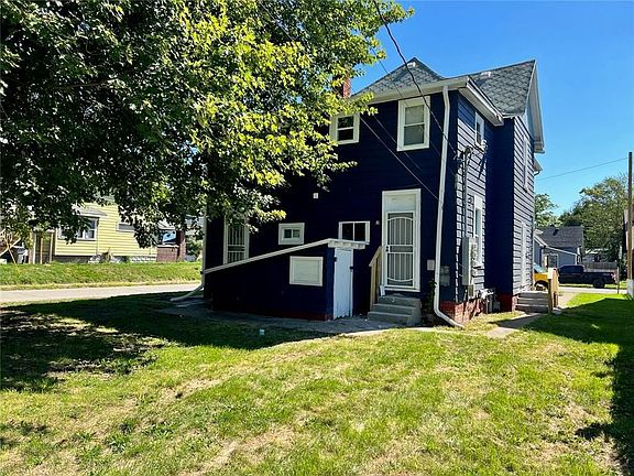 4th image of 1036 N Tuxedo St #B