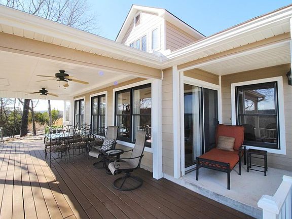 3rd image of 36 California Ln