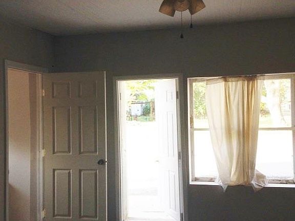 4th image of 204 N McKenzie Street