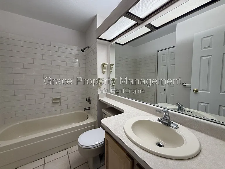 18094 E Ohio Ave #201 — Photo 8