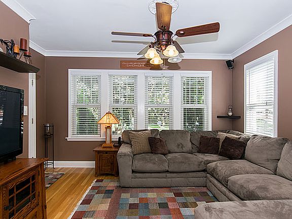 3rd image of 3624 N New England Ave