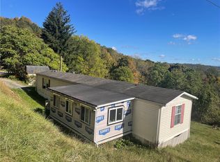 616 Walnut Hill Rd, Dilliner, PA 15327