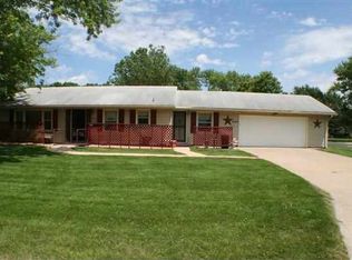 4460 5th St, East Moline, IL 61244
