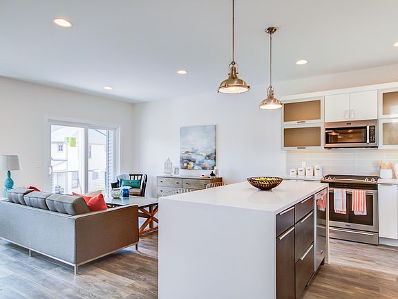 2nd image of 375 Macatawa Park #5
