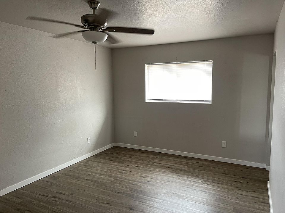 1st image of 537 W Juniper St