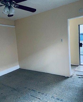2nd image of 527 W Melrose Way