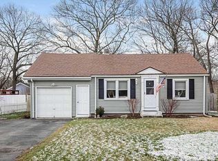 25 Euclid Ave, Warwick, RI 02889