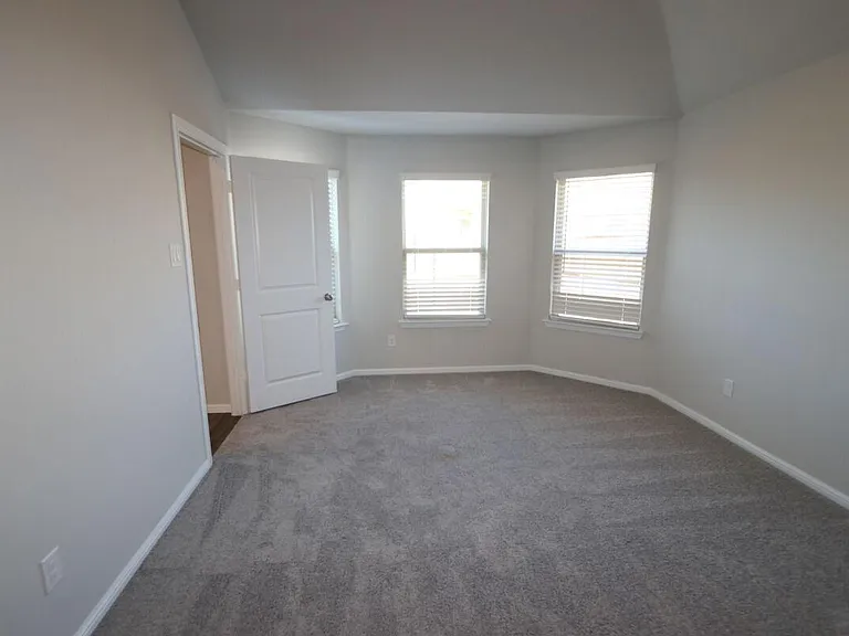 8905 Flying Eagle Ln — Photo 4