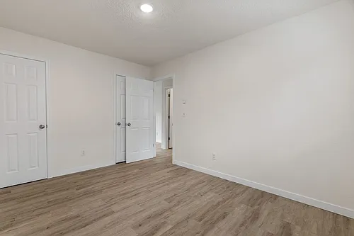 South Pacific Apartments Photo 1