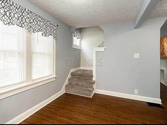 5th image of 28 W Welch Ave