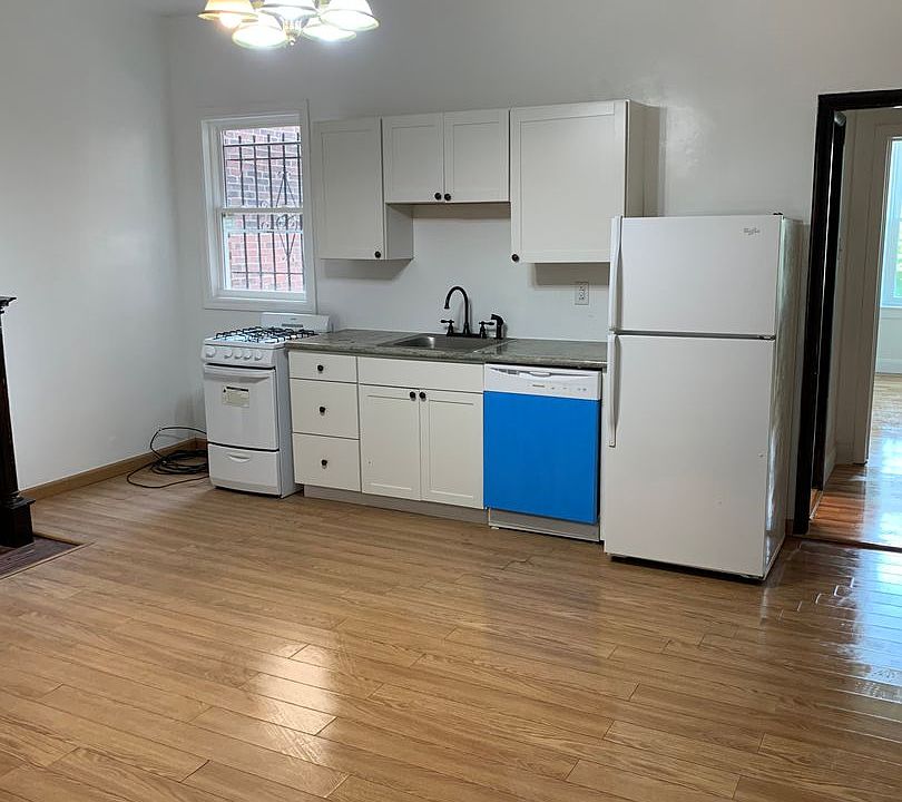 1st image of 366 Meyran Ave APT 1